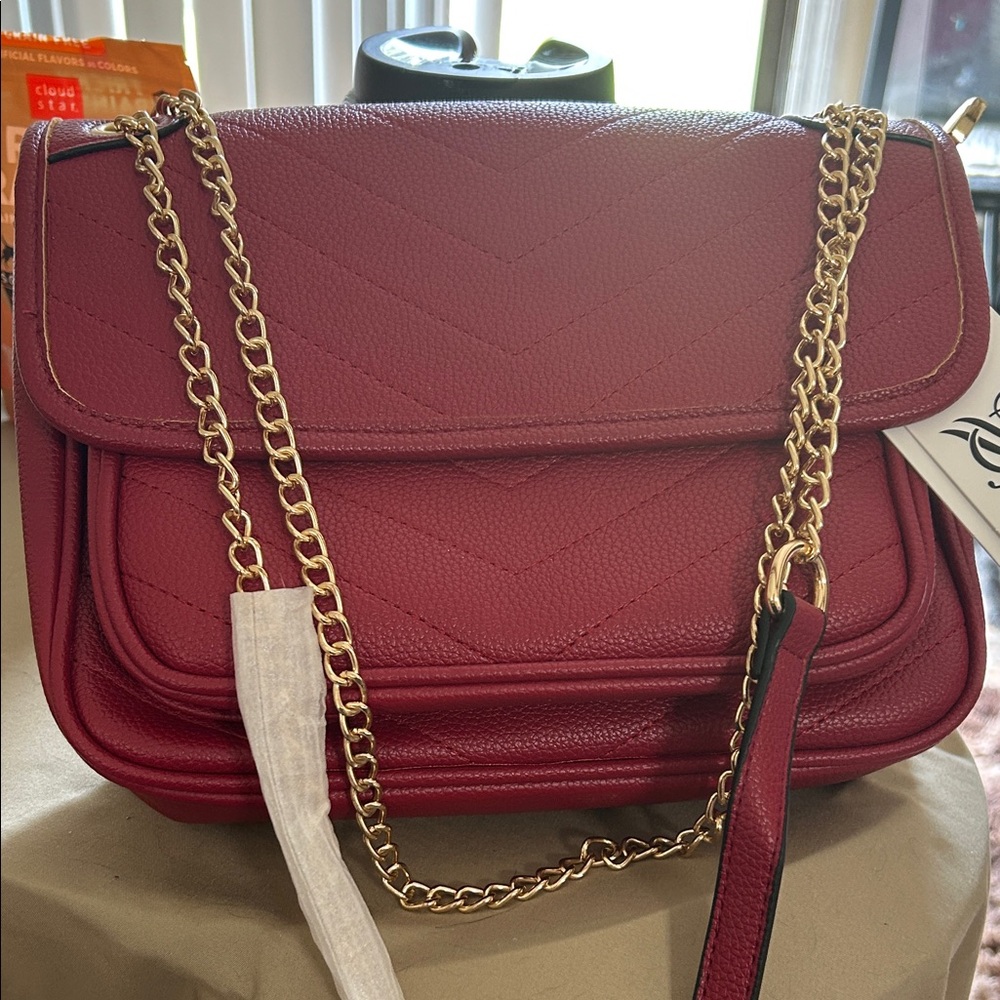 Elegant Red Chain Strap Women's Bag in Vegan Leather